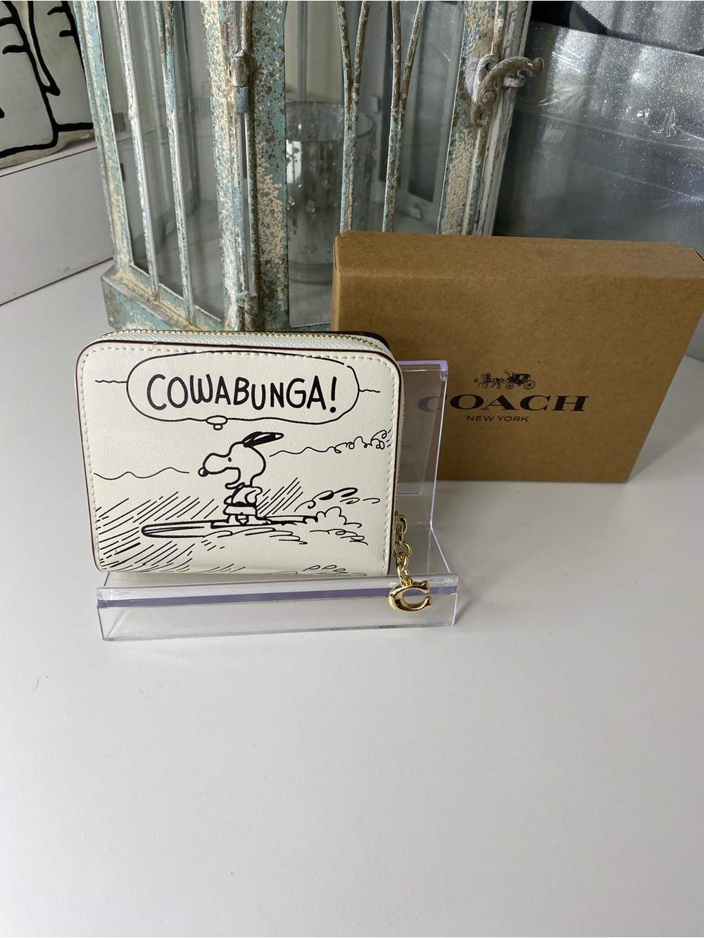 Coach x Peanuts Snoopy Surf Zip Wallet - Picture 4 of 12